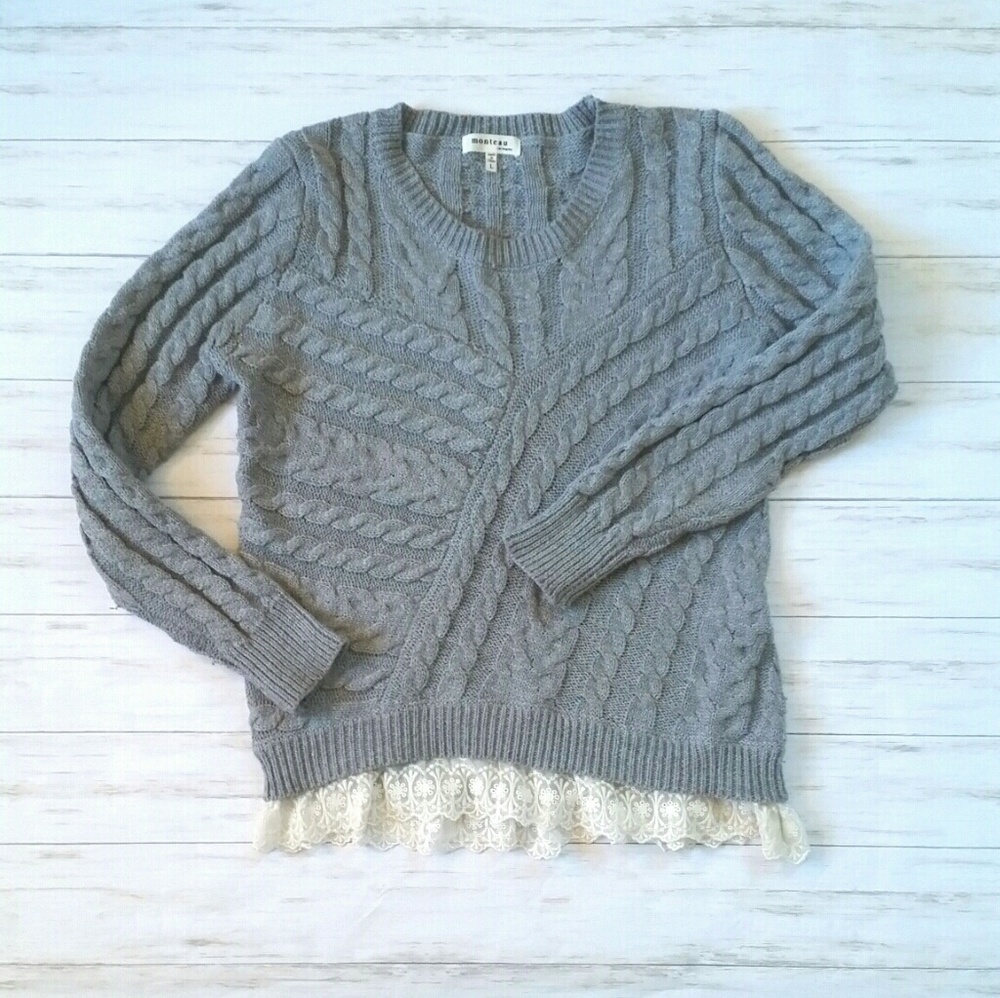 Large Monteau Gray Sweater With White Lace